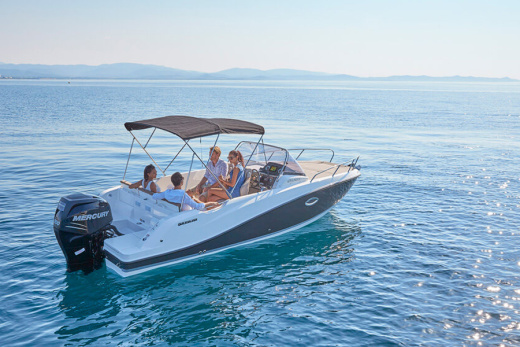 QUICKSILVER ACTIV 675 SUNDECK