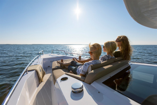 Axopar 37 Cabin
