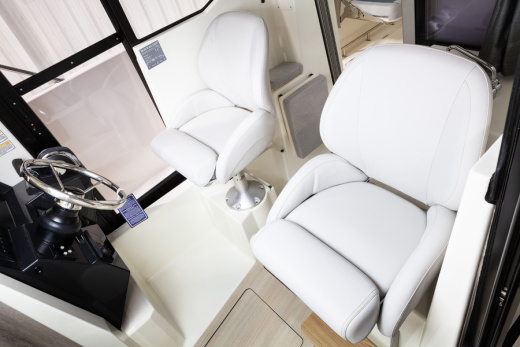 QUICKSILVER 705 PILOTHOUSE