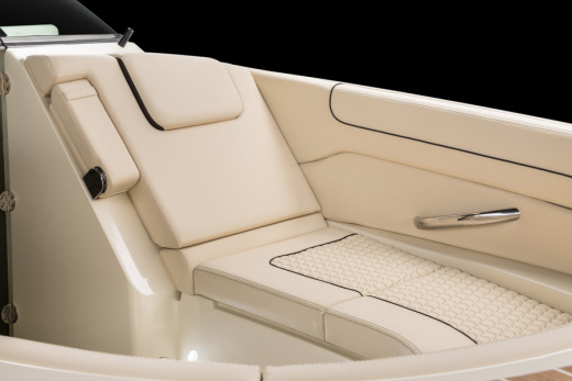 Chris-Craft Launch 28 GT