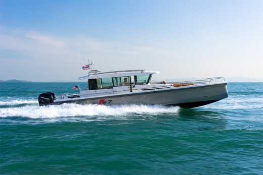 Axopar 37 Cabin
