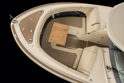 Chris-Craft Calypso 32