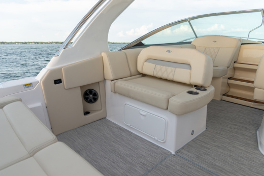 Regal 33 EXPRESS