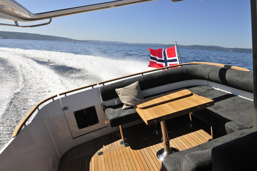 Моторная яхта Marex 375
