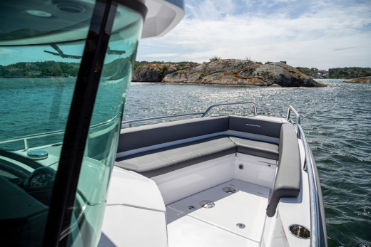 Axopar 28 Cabin