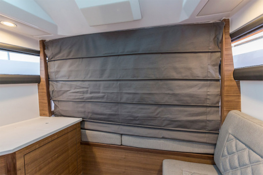 Axopar 37 Cabin
