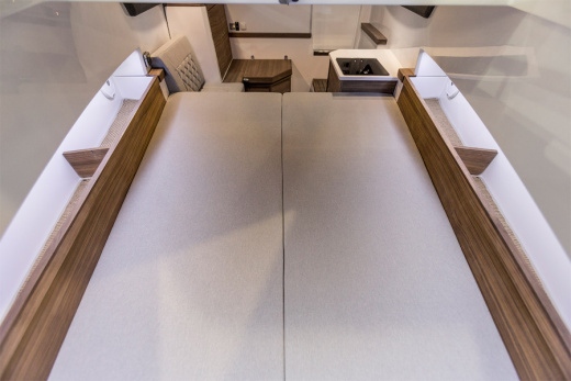 Axopar 37 Cabin