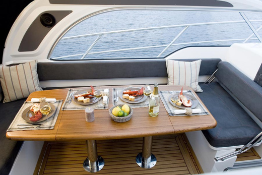 Моторная яхта Marex 320 Aft Cabin Cruiser