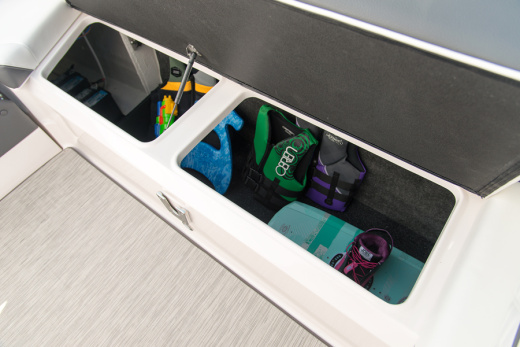 Regal 26 FASDECK