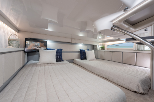 Regal 33 EXPRESS