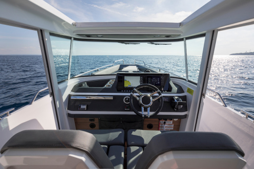 Axopar 28 Cabin