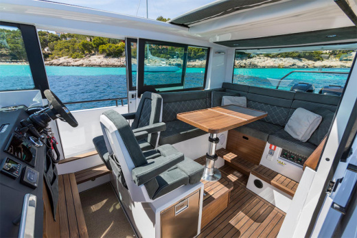 Axopar 37 Cabin