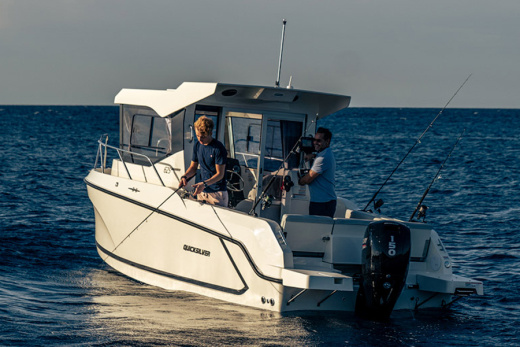 QUICKSILVER 625 PILOTHOUSE