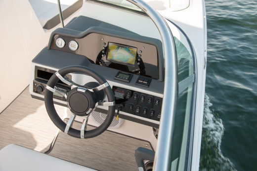 Regal 26 FASDECK