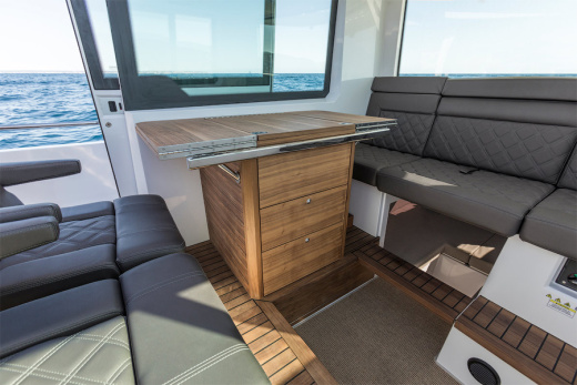 Axopar 37 Cabin
