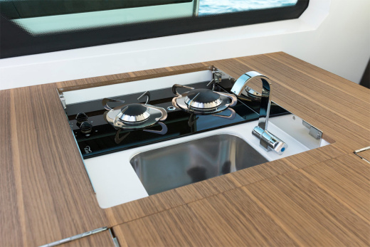 Axopar 37 Cabin