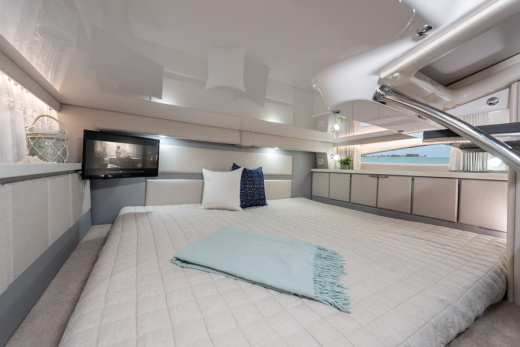 Regal 33 EXPRESS