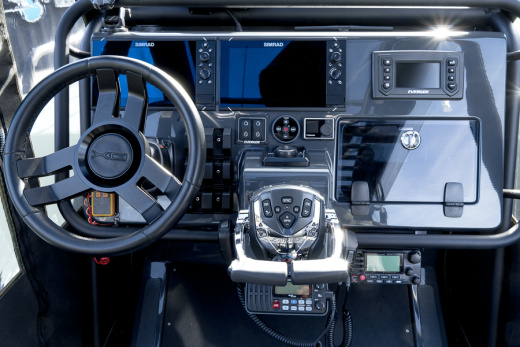 XO DFNDR с  двигателями Evinrude E-Tec G2 (2х200 л.с.)