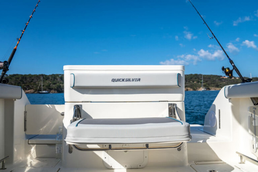 QUICKSILVER 705 PILOTHOUSE