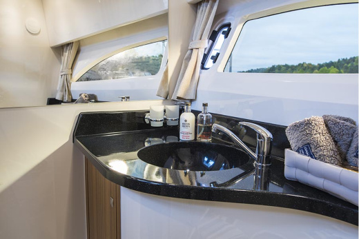 Моторная яхта Marex 310 Sun Cruiser
