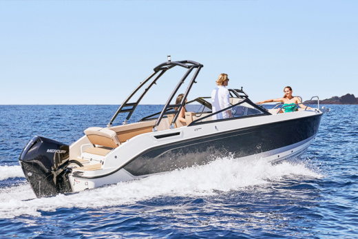 QUICKSILVER ACTIV 675 BOWRIDER