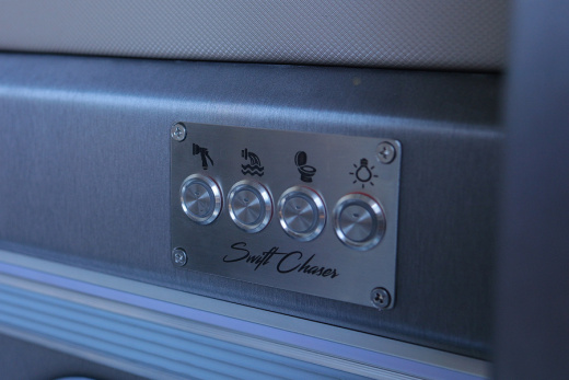 Swift Chaser 800