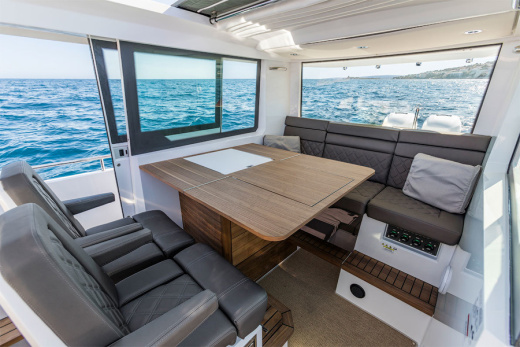 Axopar 37 Cabin