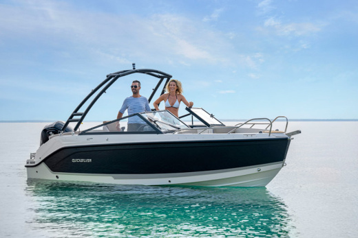 QUICKSILVER ACTIV 605 BOWRIDER