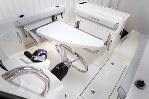 QUICKSILVER 705 PILOTHOUSE