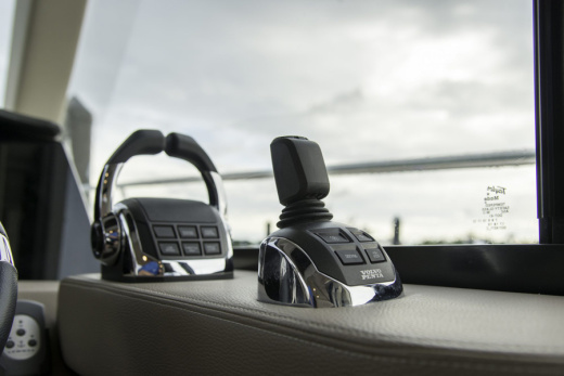 Regal 42 FLY