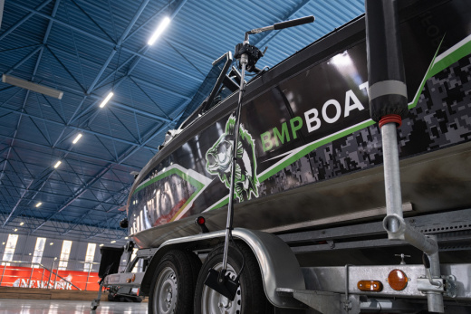 Волжанка (Vboat) XR Fishpro с мотором Yamaha 250