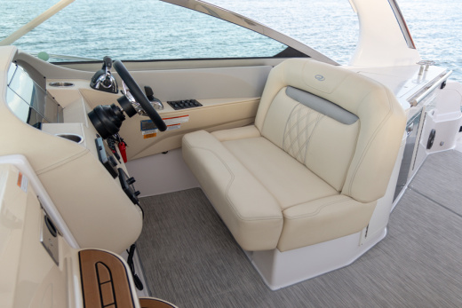 Regal 33 EXPRESS