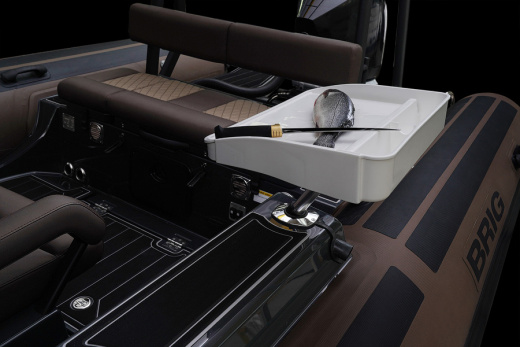 Лодка BRIG Navigator 26