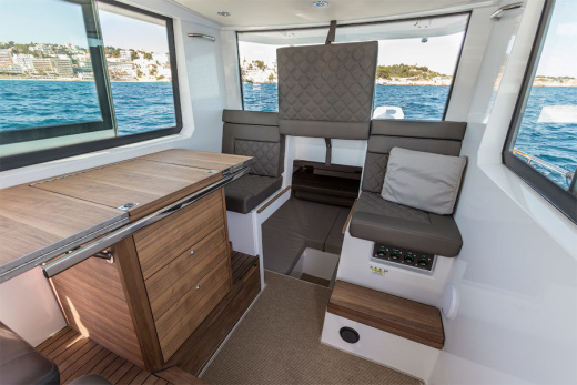 Axopar 37 Cabin