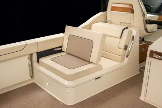 Chris-Craft Calypso 32