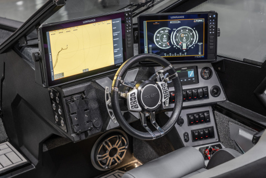 Волжанка (Vboat) XR Fishpro с мотором Yamaha 250