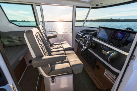 Axopar 28 Cabin