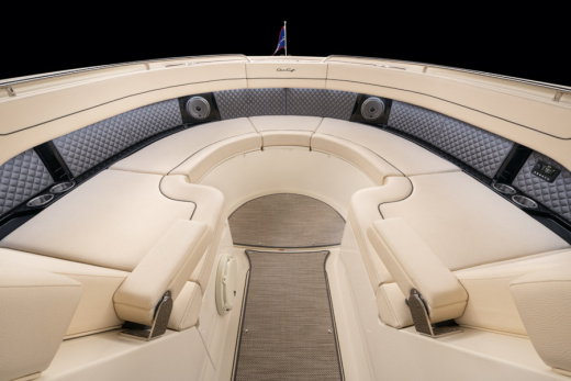 Chris-Craft Calypso 35