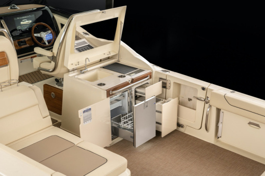 Chris-Craft Calypso 32