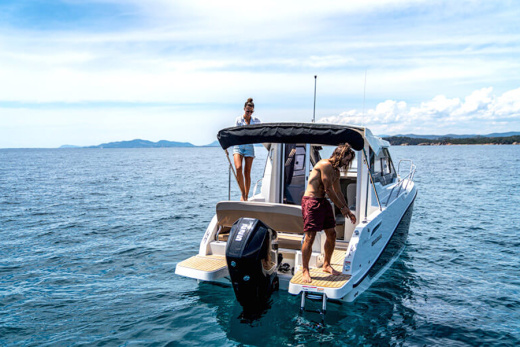 QUICKSILVER ACTIV 675 WEEKEND