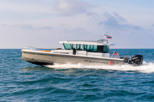 Axopar 37 Cabin