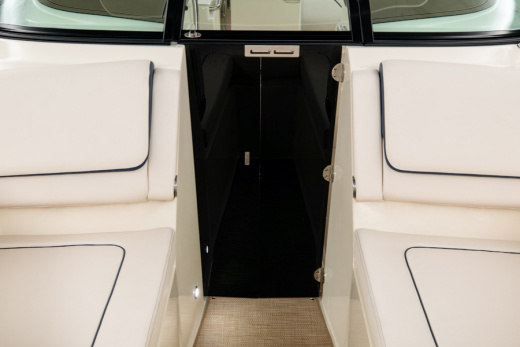 Chris-Craft Calypso 24