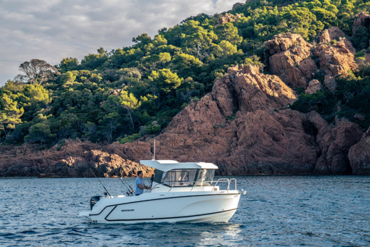 QUICKSILVER 625 PILOTHOUSE