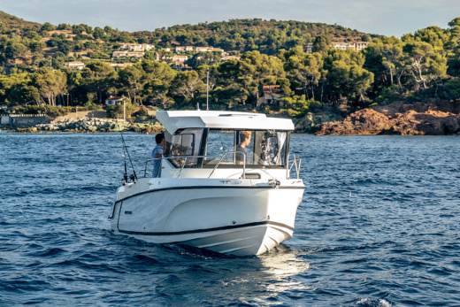 QUICKSILVER 625 PILOTHOUSE