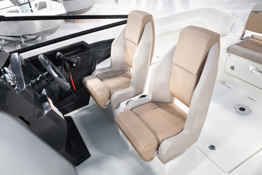 QUICKSILVER ACTIV 675 BOWRIDER