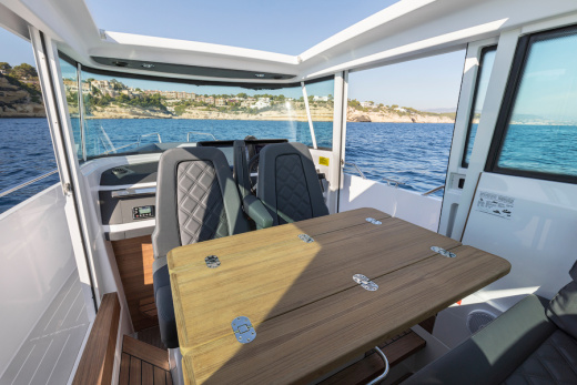 Axopar 28 Cabin