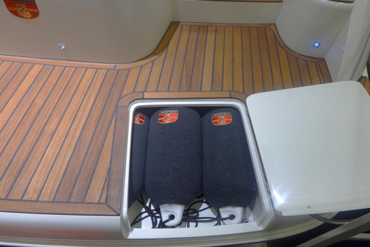 Моторная яхта Marex 375
