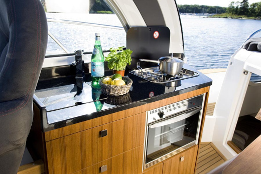 Моторная яхта Marex 320 Aft Cabin Cruiser