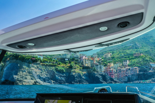 Axopar 28 Cabin