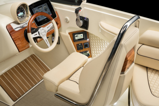 Chris-Craft Launch 28 GT